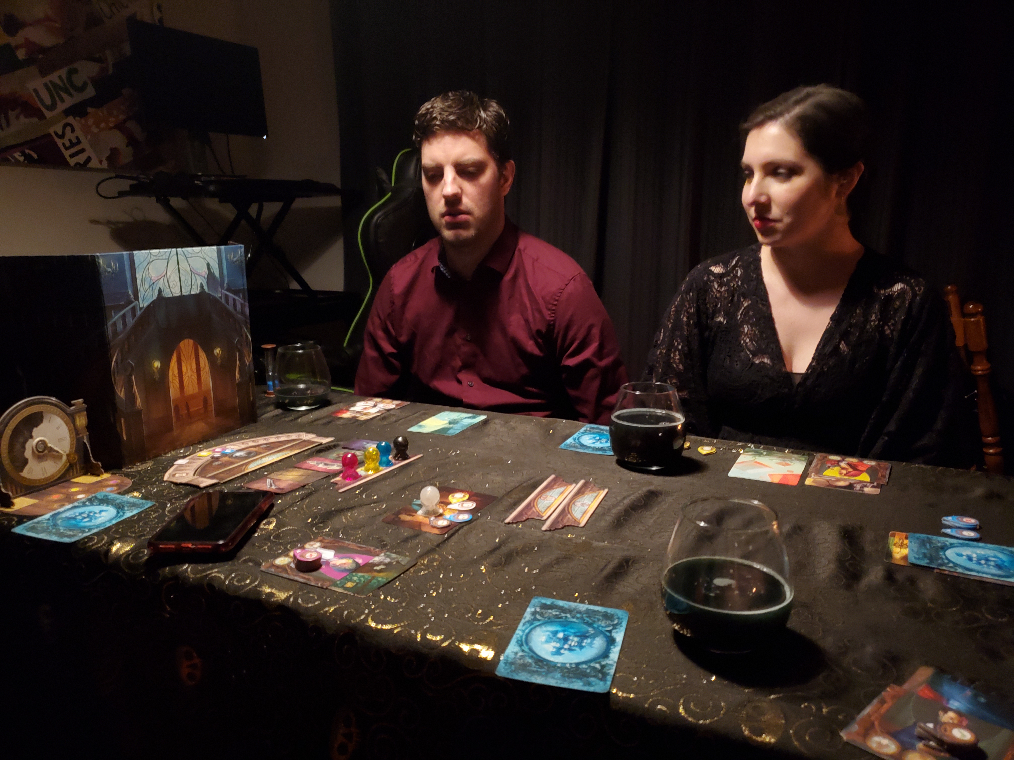 A table with Mysterium set up